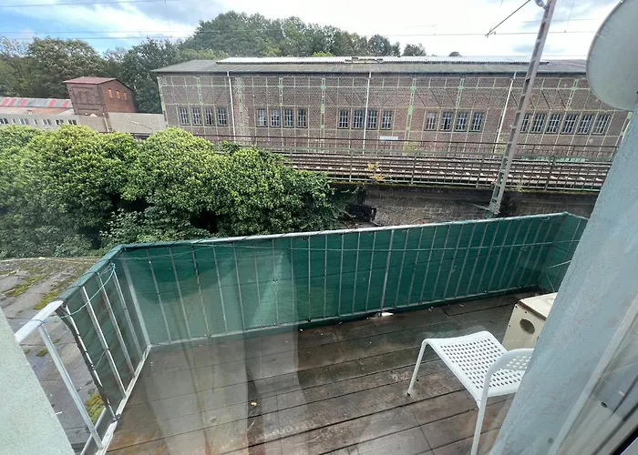 公寓 Monteuren 4 *